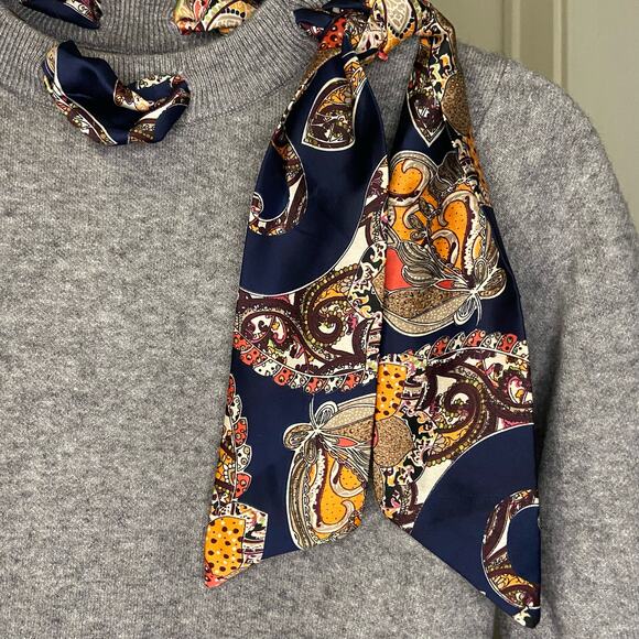 Soft Thick Heather Grey Sweater with Woven Scarf - Picture 4 of 6